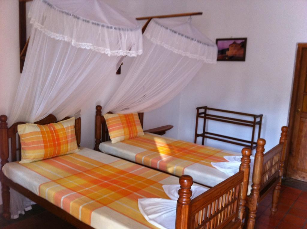 Little Paradise Tourist Guest House And Holiday Home Anuradhapura Pokój zdjęcie